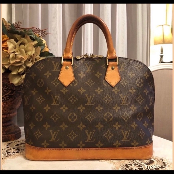 Authentic Louis Vuitton Alma - Used